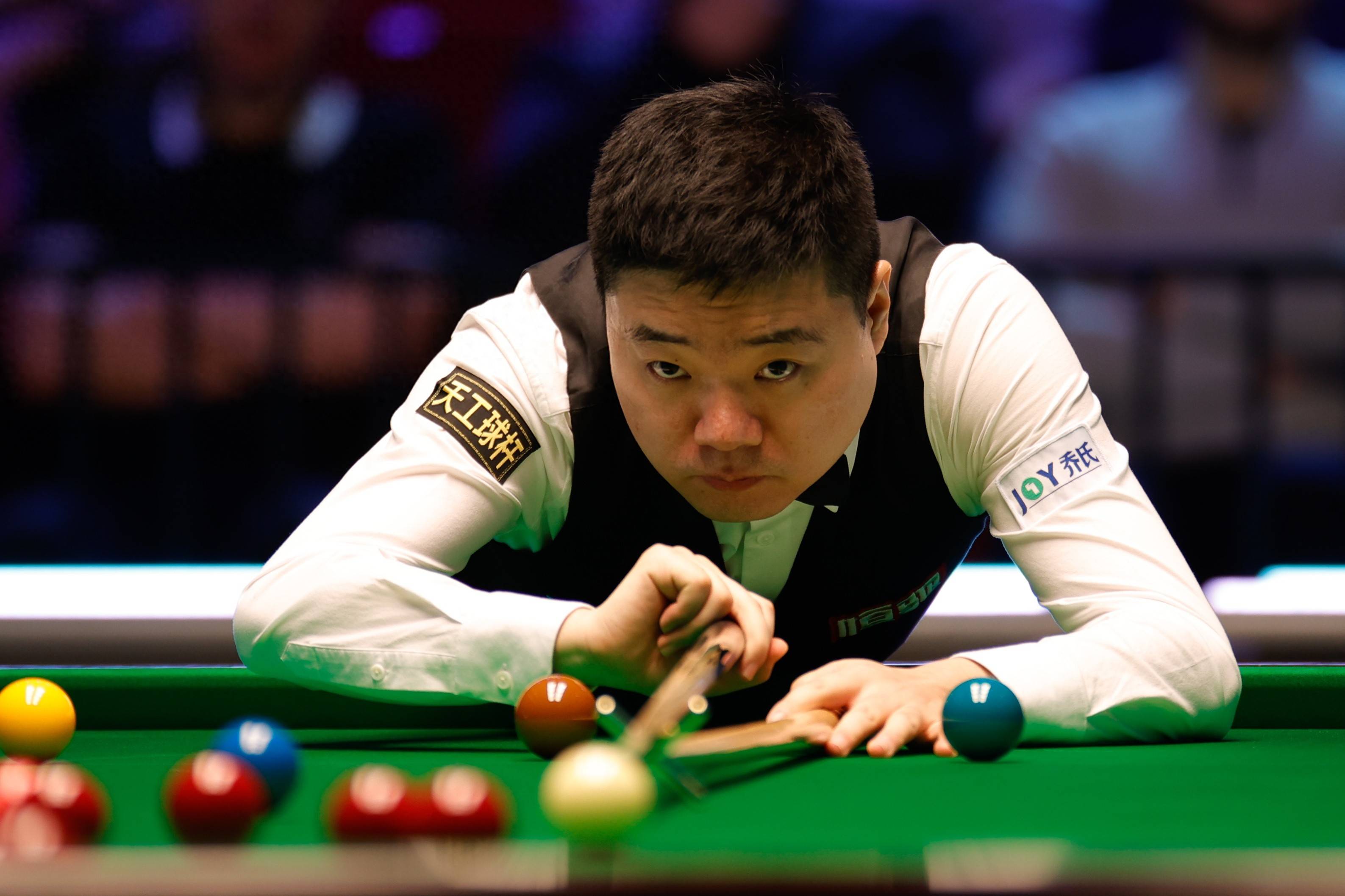 迷甚至不看 迷甚至不看