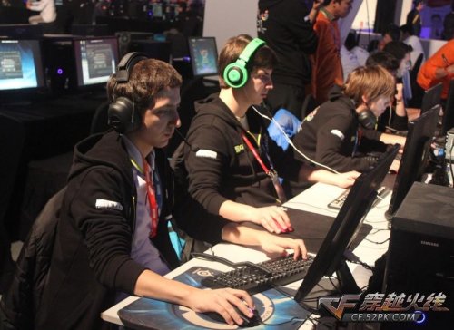 激烈的足坛 激烈的足坛